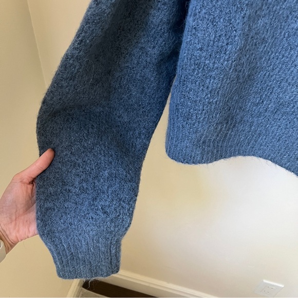 ZARA Cropped Cozy Knit Sweater - Picture 4 of 6